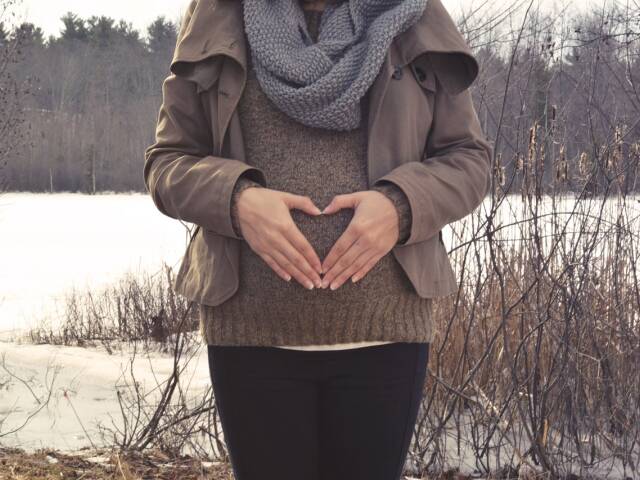 Jaką kurtkę ciążową wybrać na jesień i zimę? Poznaj nasze propozycje!